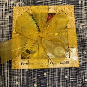 🔴Favorites Collection Fizzy Bomb Gift Set with Gold Ribbon